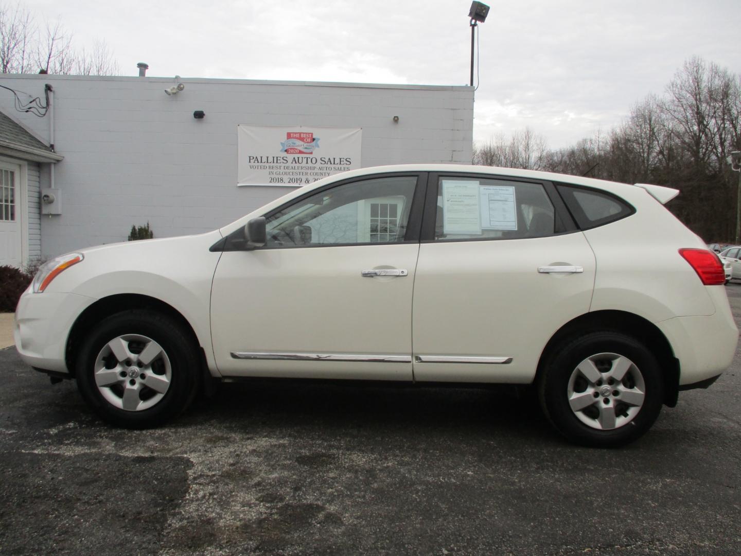 2013 WHITE Nissan Rogue S AWD (JN8AS5MV7DW) with an 2.5L L4 DOHC 16V engine, Continuously Variable Transmission transmission, located at 540a Delsea Drive, Sewell, NJ, 08080, (856) 589-6888, 39.752560, -75.111206 - Photo#2